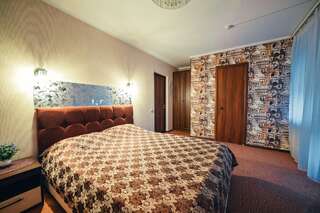 Гостиница Глобус Отель Пермь Двухместный номер «УЛУЧШЕННЫЙ» СЕМЕЙНЫЙ с балконом 704-2