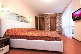 Гостиница Глобус Отель Пермь Номер улучшенный семейный-4